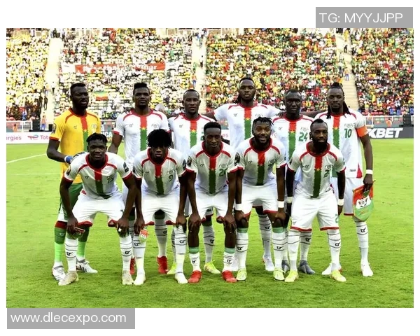 喀麦隆足球传奇人物揭秘及其辉煌职业生涯回顾