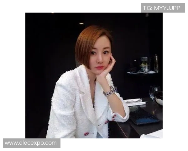 小明星与足球明星的爱情故事揭示了娱乐圈与体育界的甜蜜交集 小明星与足球明星的爱情故事揭示了娱乐圈与体育界的甜蜜交集