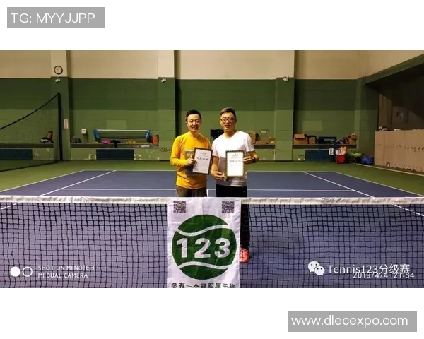 成都网球队与深圳网球队赛后复盘分析比赛经验与战术调整探讨 成都网球队与深圳网球队赛后复盘分析比赛经验与战术调整探讨