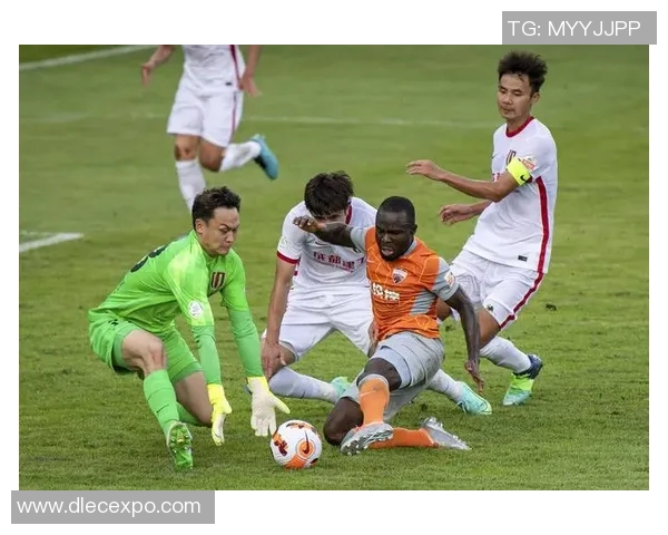 成都足球队荣登全国足球团队协作排行榜第四名展现强大团队精神 成都足球队荣登全国足球团队协作排行榜第四名展现强大团队精神